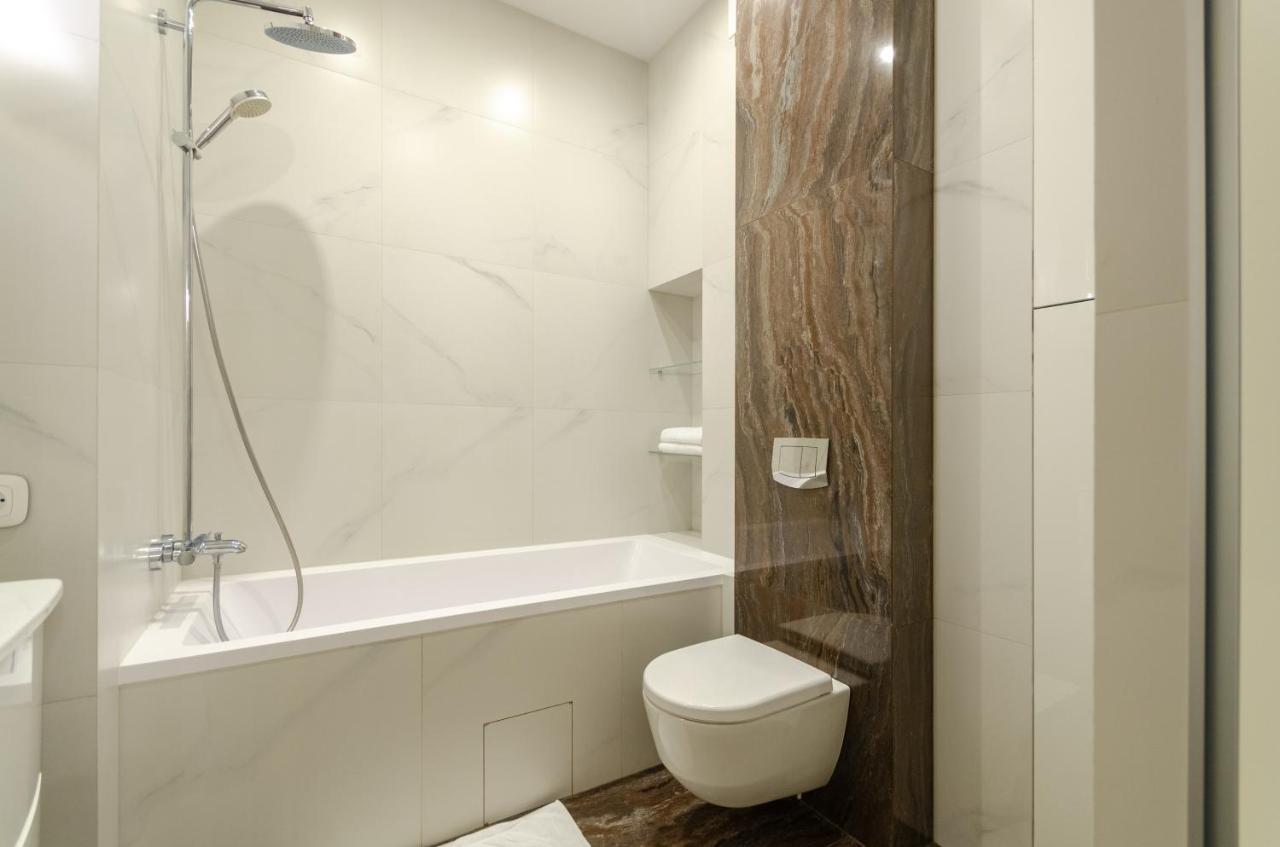 Petrovdom Apartaments 11-212 In Rc Central Park, 7 John Mccain Street 키예프 외부 사진