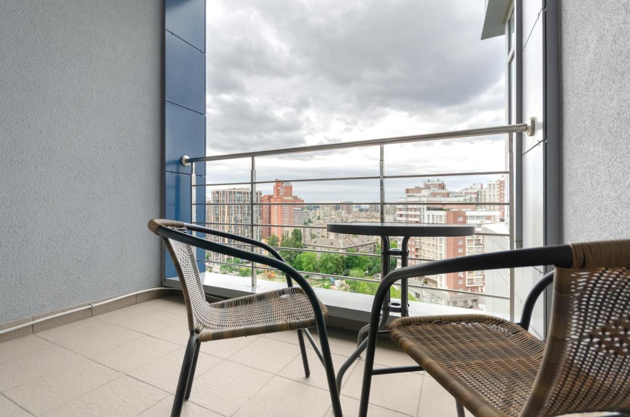 Petrovdom Apartaments 11-212 In Rc Central Park, 7 John Mccain Street 키예프 외부 사진